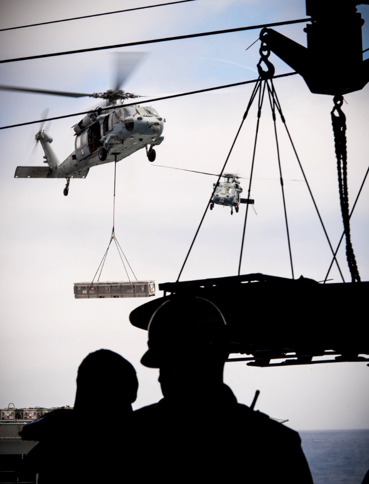 USS Ronald Reagan weapons onload 150511-N-BQ948-089