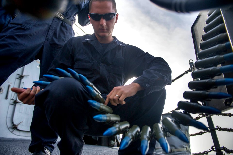 USS ROOSEVELT (DDG 80) 140326-N-VC599-040 (13530975854)
