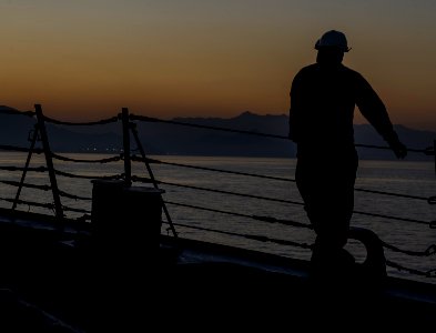 USS Roosevelt (DDG 80) 140407-N-VC599-031 (13887490836)