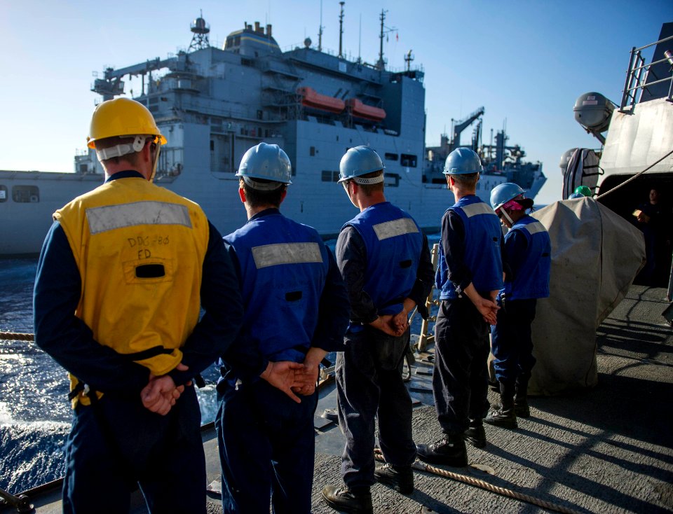 USS Roosevelt (DDG 80) 140614-N-VC599-059 ) (14441670975)