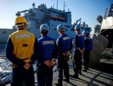 USS Roosevelt (DDG 80) 140614-N-VC599-059 ) (14441670975)