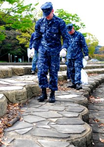 USS Ronald Reagan Sailors' Community Service Project 110421-N-GL340-028