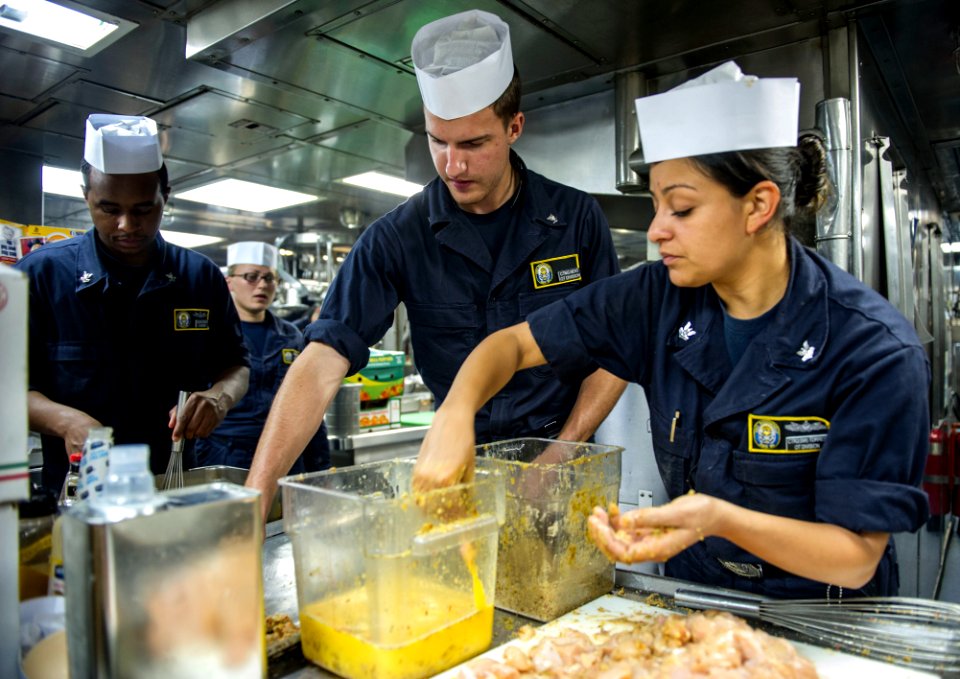 USS ROOSEVELT (DDG 80) 140422-N-VC599-513 (14026309691)