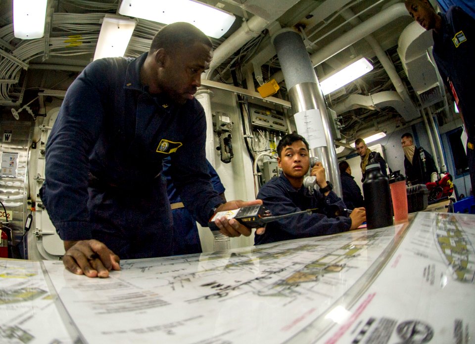 USS Roosevelt (DDG 80) 140708-N-VC599-056 (14618011642)