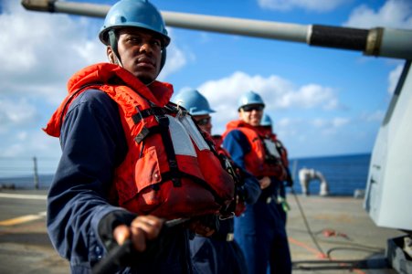 USS Roosevelt (DDG 80) 140928-N-VC599-162 (15375836226)