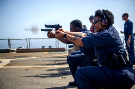 USS Roosevelt (DDG 80) 140509-N-VC599-055 low res (13996583989)