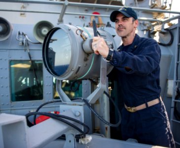 USS Roosevelt (DDG 80) 140602-N-VC599-094 (14185102260)