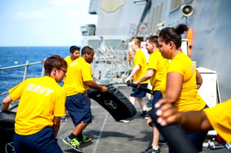 USS Roosevelt (DDG 80) 140926-N-VC599-574 (15377077282)