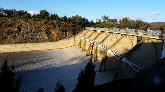 Dam wall burrendong dam nsw