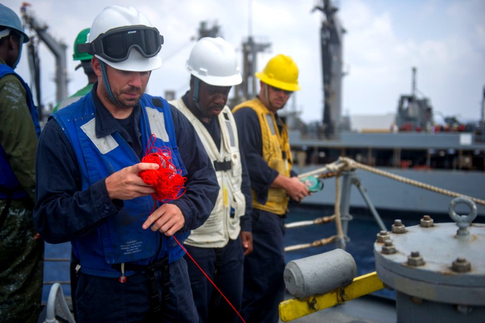USS Roosevelt (DDG 80) 140514-N-VC599-137 (14211121495)