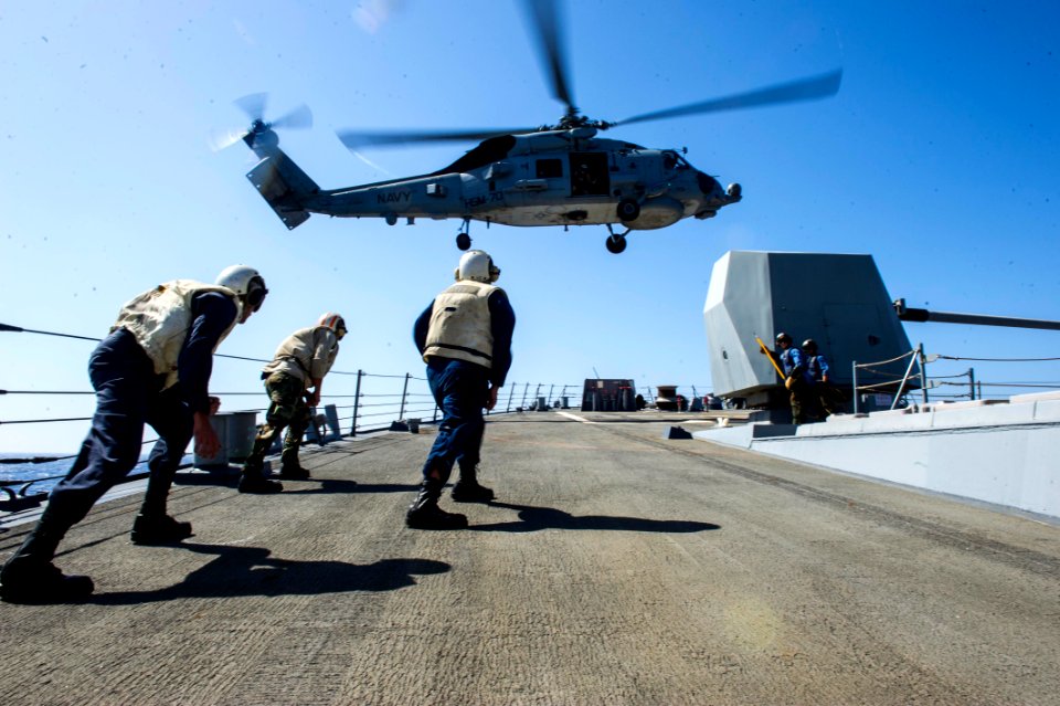 USS Roosevelt (DDG 80) 141019-N-VC599-032 (15596408951)