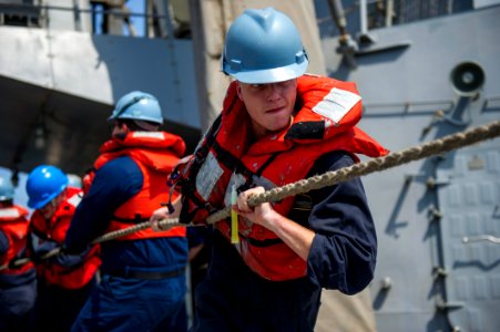 USS Roosevelt (DDG 80) 140824-N-VC599-101 (15068554851)