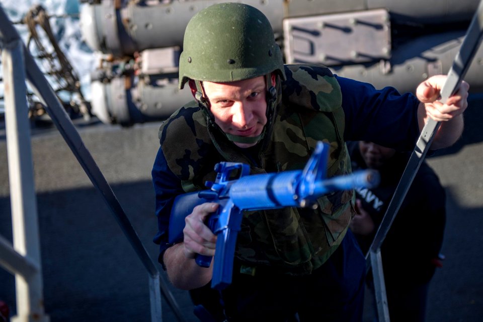 USS Roosevelt (DDG 80) 141030-N-VC599-026 (15687365081)
