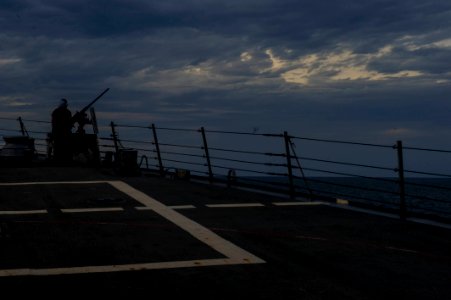 USS Roosevelt (DDG 80) 141008-N-VC599-033 (15531684416)