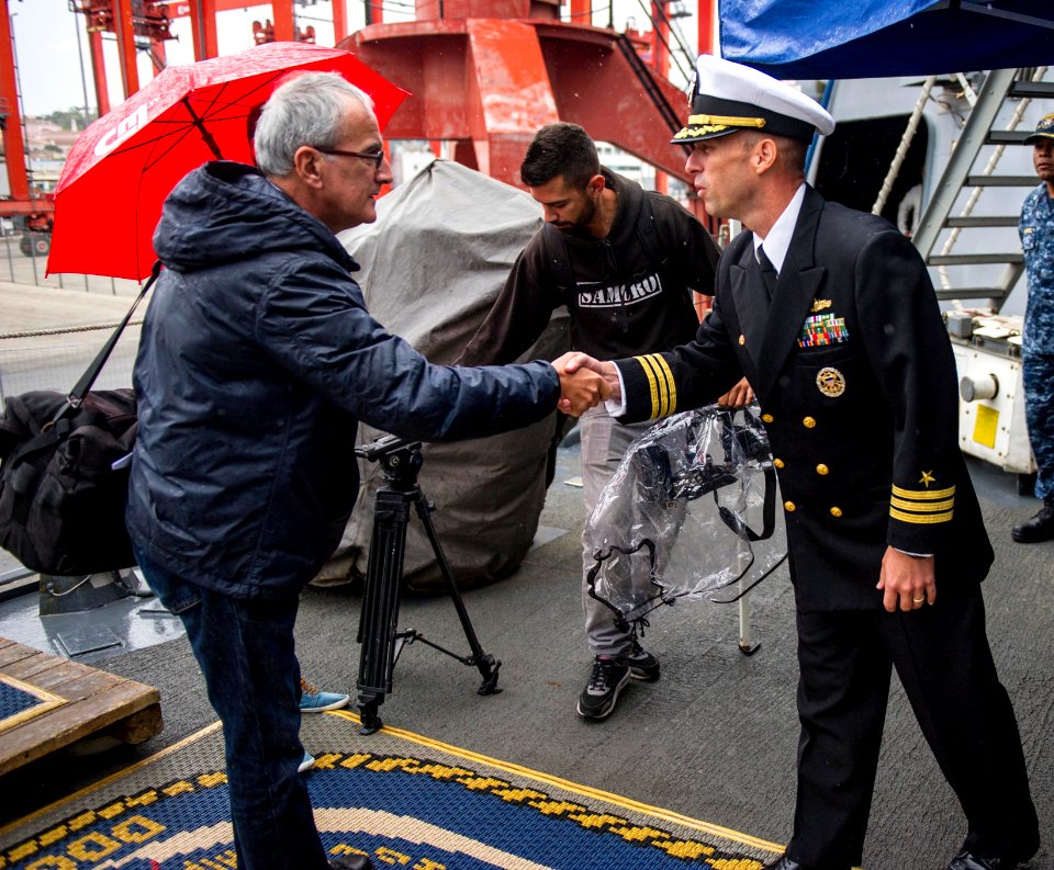 USS Roosevelt (DDG 80) 141103-N-VC599-009 (15538942937)