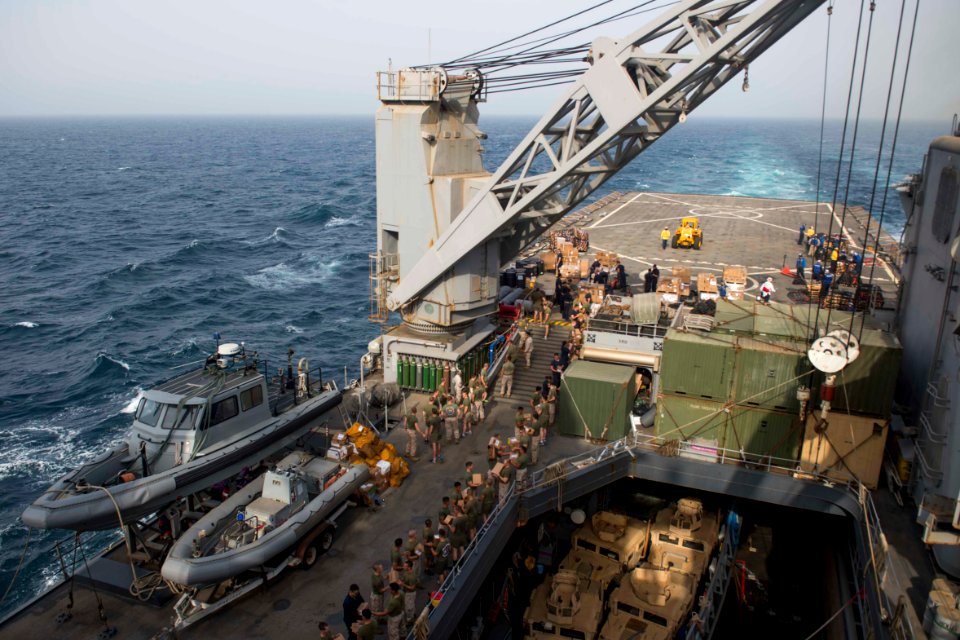 USS Rushmore (LSD 47) 150707-N-SF984-069 (19512826174)