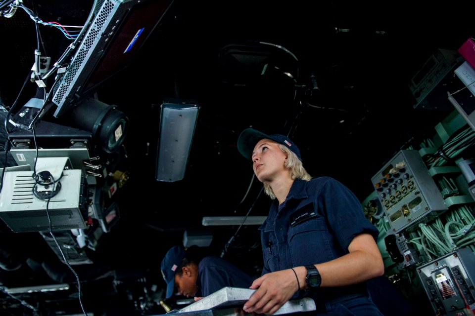 USS Rushmore (LSD 47) 150722-N-SF984-024 (19950665509)