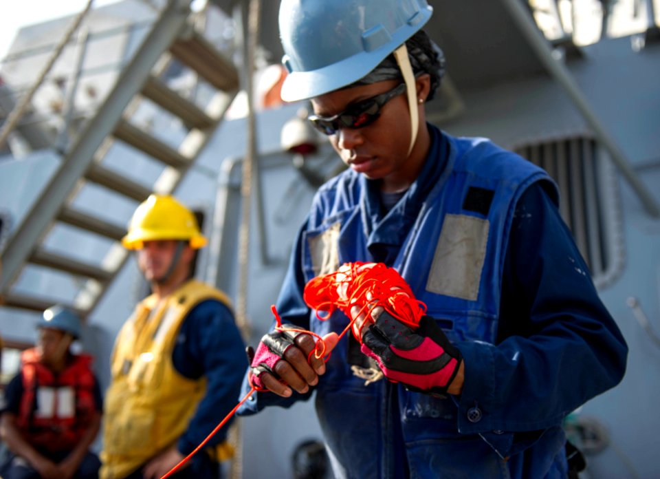 USS Roosevelt (DDG 80) 141014-N-VC599-812 (14935212813)