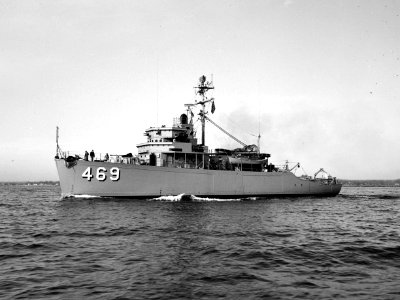 USS Sagacity (MSO-469) underway in 1955