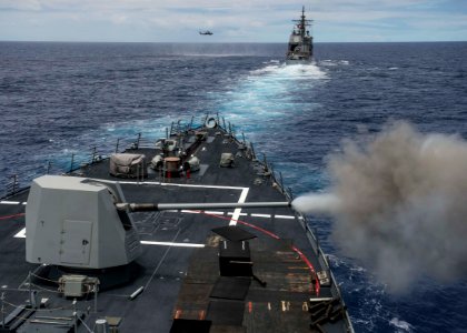 USS Sampson conducts live-fire exercise in Pacific Ocean. (14304493447)