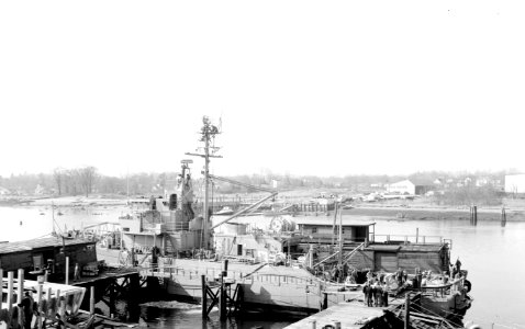 USS Salute (MSO-470) at Stamford CT in February 1955