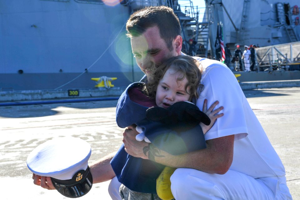 USS Sampson (DDG 102) homeports at Naval Station Everett 160926-N-WX604-243