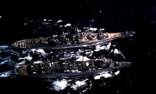 USS Sacramento (AOE-1) replenishes USS Missouri (BB-63), circa in 1991