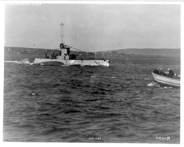 USS S-35 (SS-140) photo