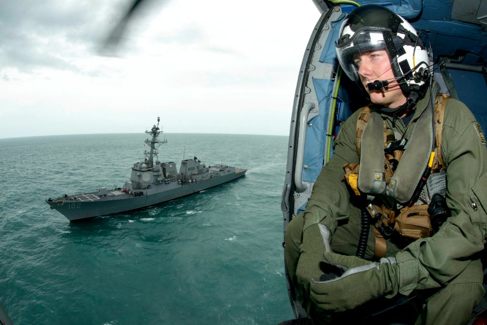 USS Sampson supports search efforts to locate Air Asia Flight QZ8501. (16036078350)