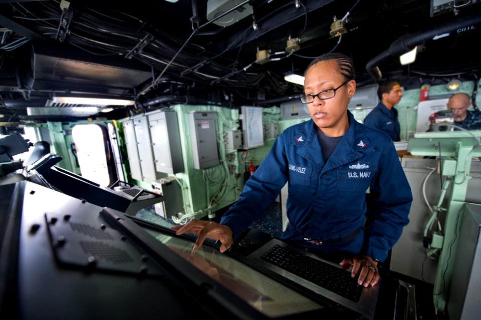 USS San Antonio sailors at work 130918-N-WX580-093