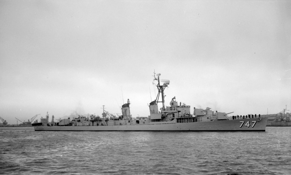USS Samuel N. Moore (DD-747) off the San Francisco Naval Shipyard on 30 August 1963