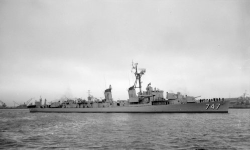 USS Samuel N. Moore (DD-747) off the San Francisco Naval Shipyard on 30 August 1963