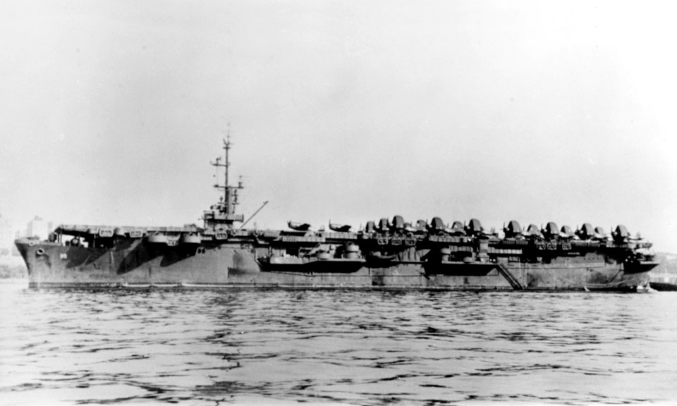 USS Salerno Bay (CVE-110) off New York in May 1946