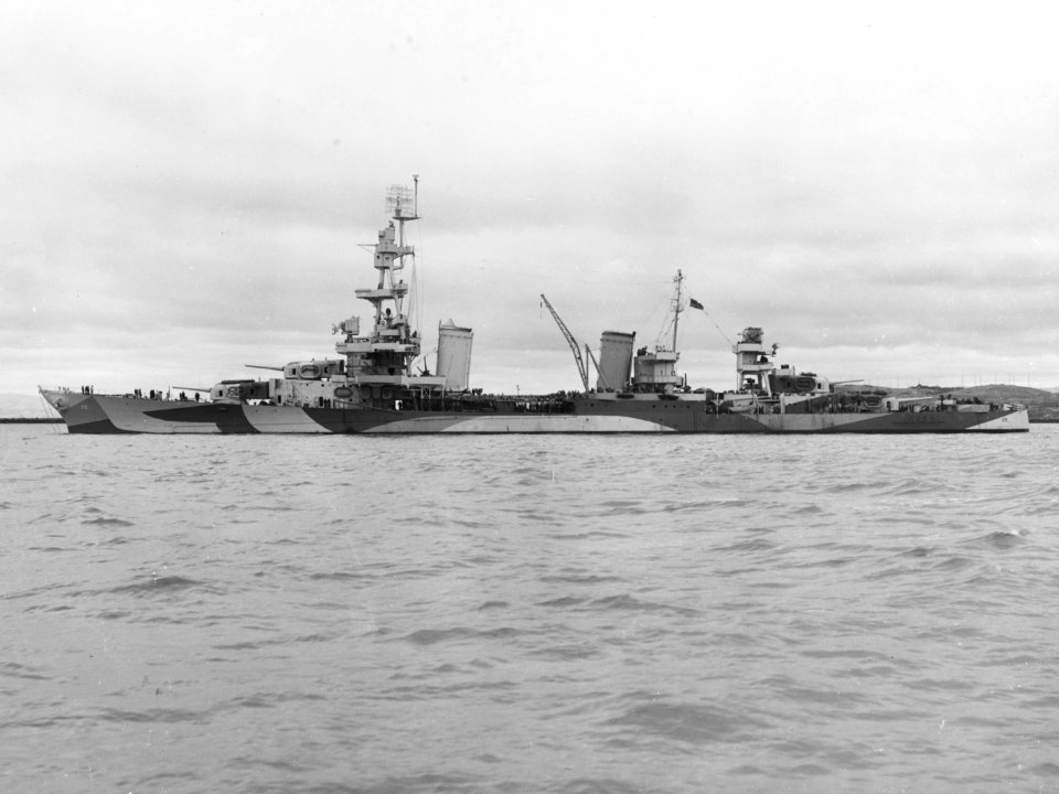 USS Salt Lake City (CA-25) off the Mare Island Naval Shipyard, California (USA), on 21 June 1944 (19-N-67712)