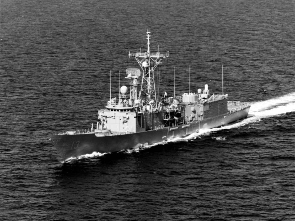 USS Samuel Eliot Morison (FFG-13) underway at sea, circa the 1990s (NH 107569-KN)