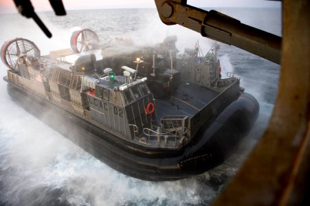 USS San Antonio action 130125-N-WX580-055