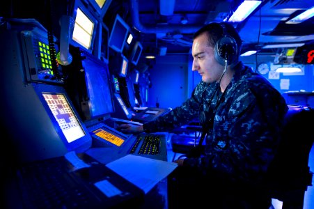 USS San Antonio action 130808-N-WX580-029