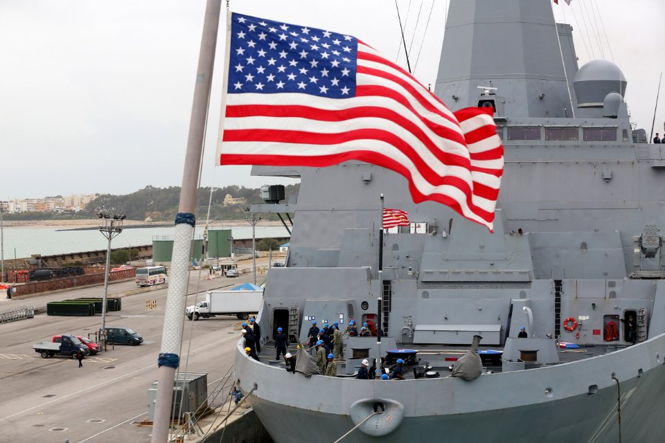 USS San Antonio arrives in Rota. (8598578320)