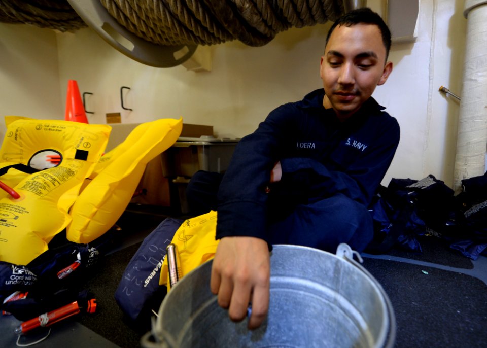 USS San Diego (LPD 22) 140615-N-IK388-019 (15172342077)