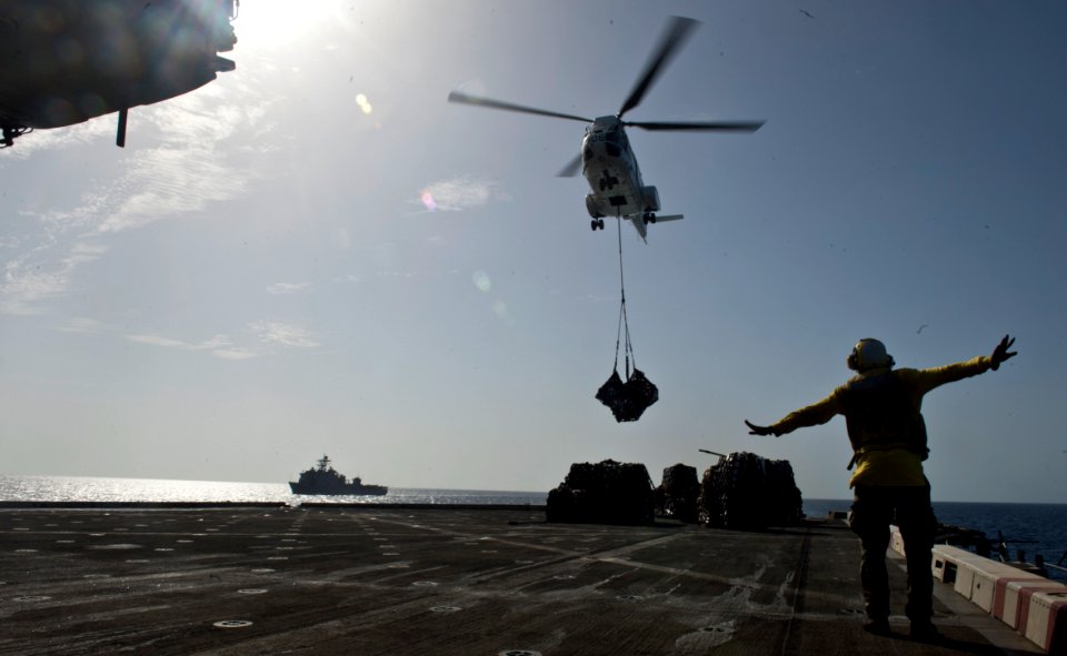 USS San Antonio conducts flight operations. (8938603929)