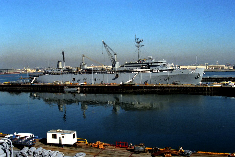 USS Samuel Gompers AD-37 Alameda 1985