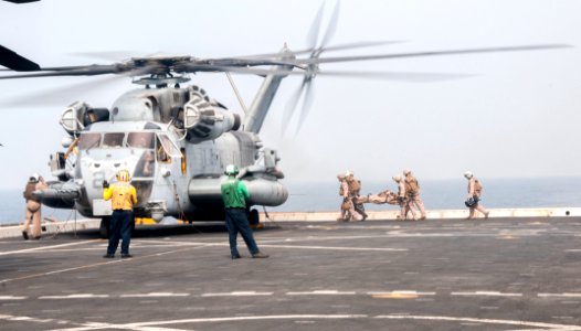 USS San Diego (LPD 22) 140920-N-QC631-015 (15172090139)