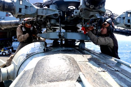 USS San Diego (LPD 22) 141020-M-CB493-011 (15421640610)