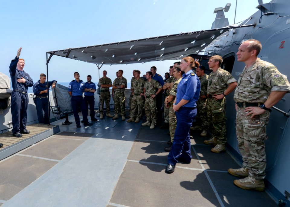 USS San Diego (LPD 22) 140928-N-IK388-038 (15440700601)