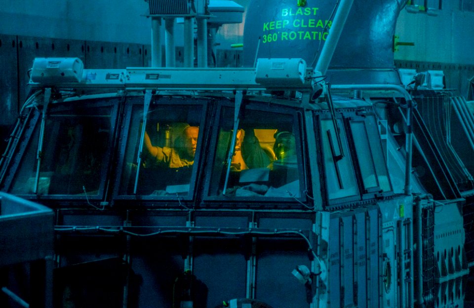 USS San Diego (LPD 22) 140925-N-QC631-022 (15212363687)