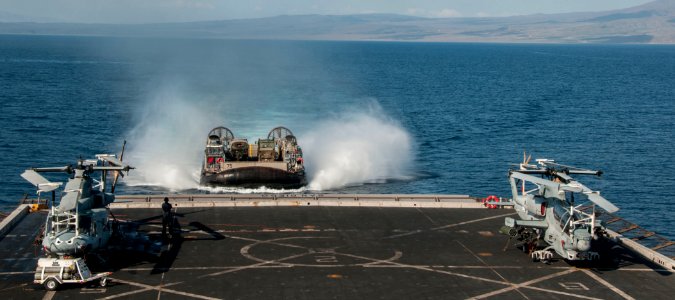 USS San Diego (LPD 22) 141116-N-QC631-038 (15827792082)