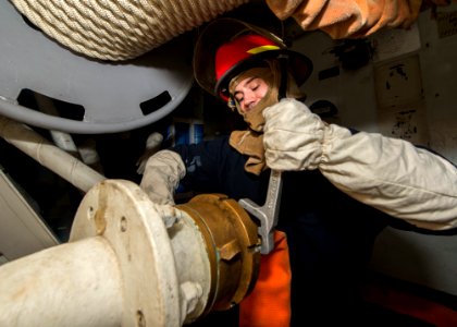 USS SAN JACINTO (CG 56) 131003-N-LN619-027 (10264723685)
