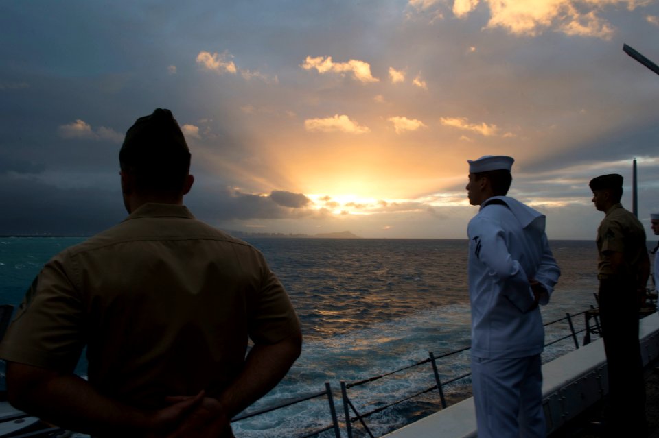 USS San Diego arrives at Joint Base Pearl Harbor-Hickam 150214-N-IK388-004