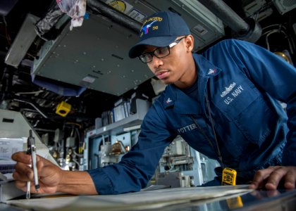 USS SAN JACINTO (CG 56) 131119-N-LN619-023 (11025133276)