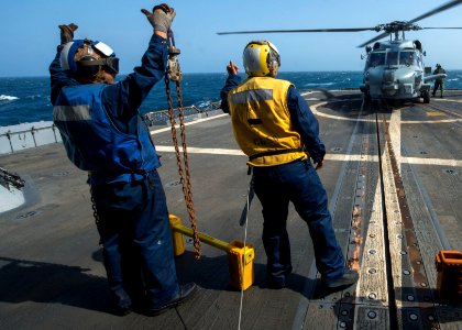 USS SAN JACINTO (CG 56) 130823-N-LN619-066 (9596975903)